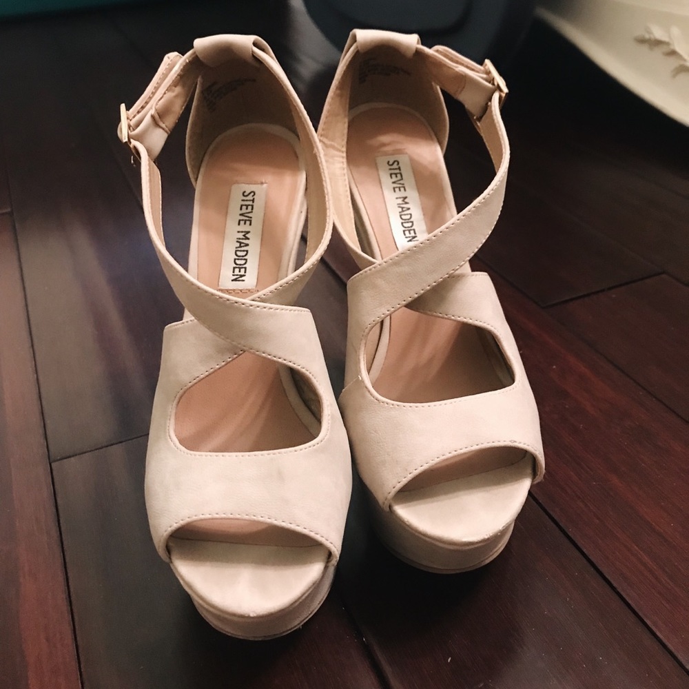 Steve Madden tan platform wedges ✨